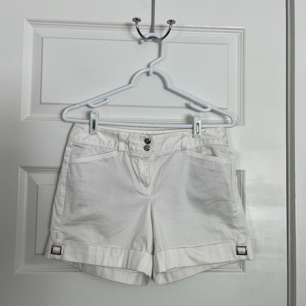 White House Black Market White Mid-Rise Cuffed Shorts – Size 2